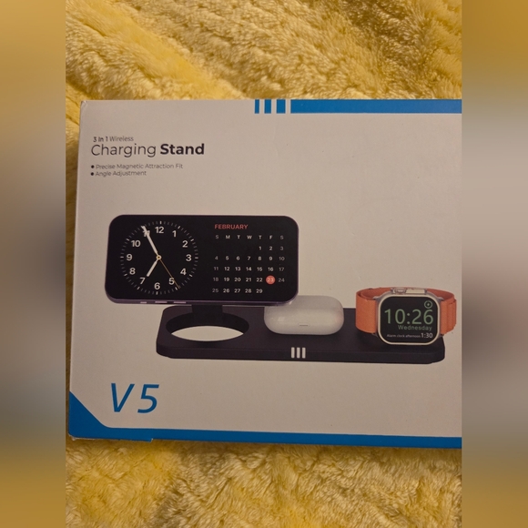 I-Phone Wireless Charging Stand 3-in-1 | Phone | Earphones| Watch - Picture 3 of 4